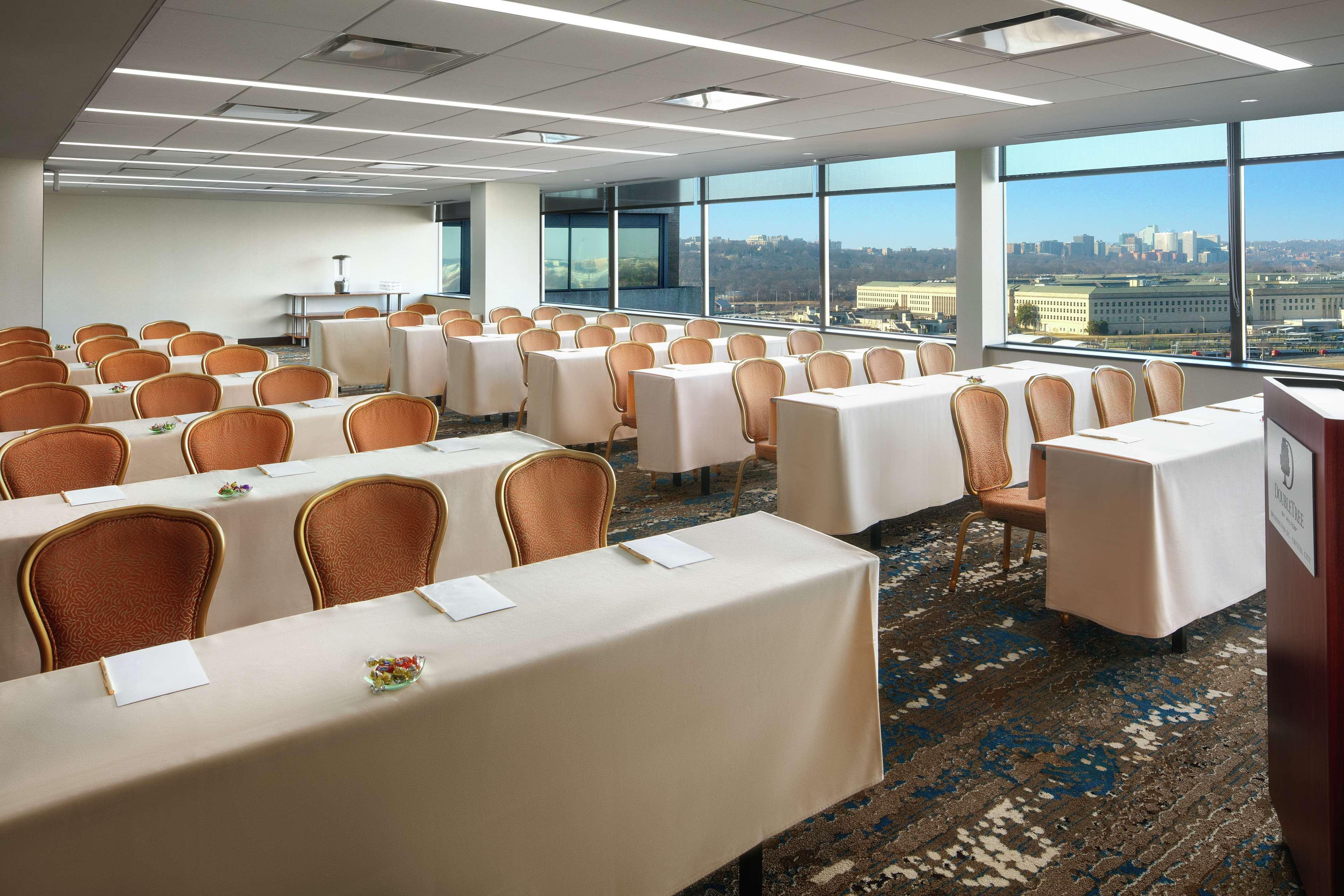 Doubletree By Hilton Washington Dc - Crystal City Arlington Exterior photo