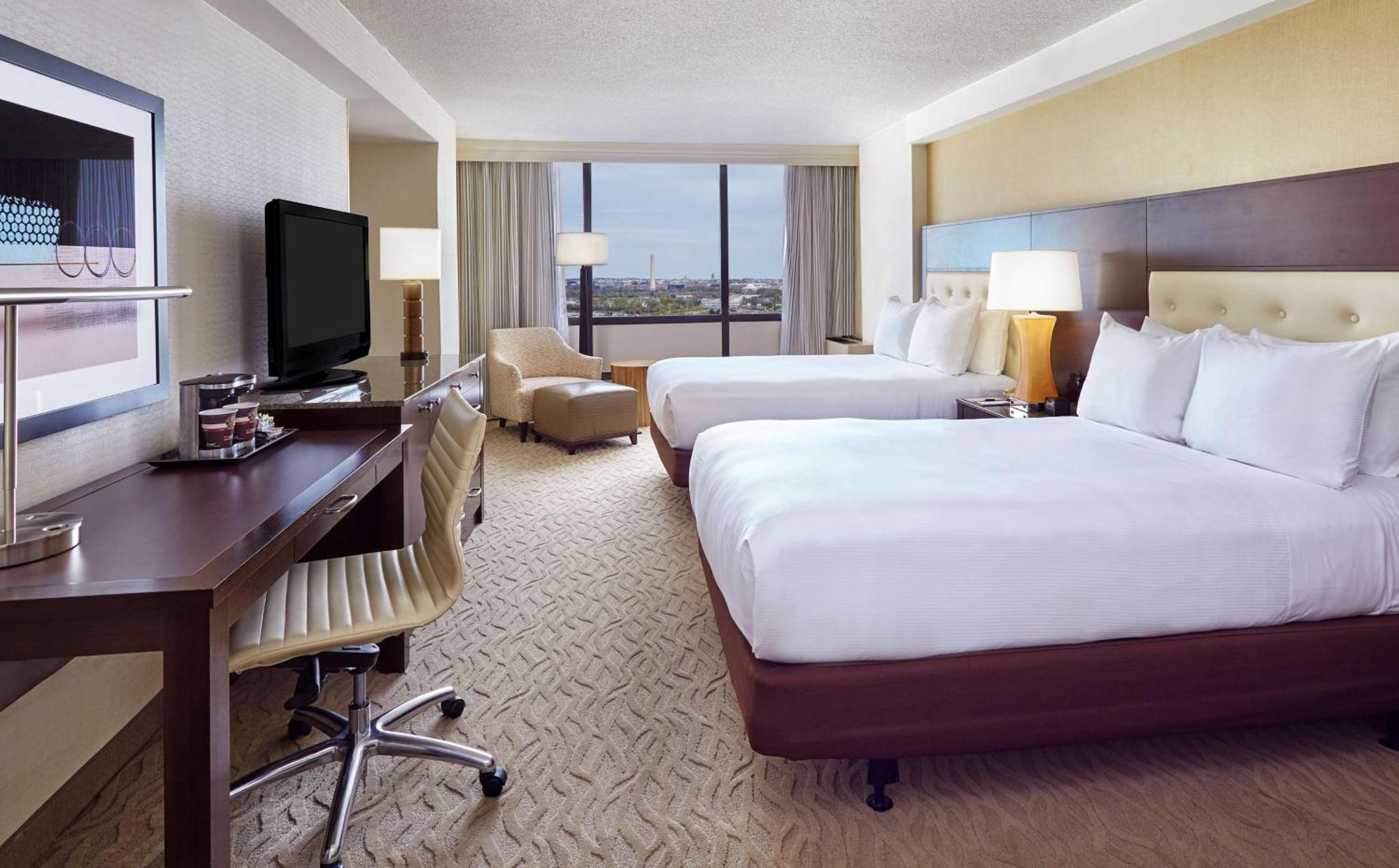 Doubletree By Hilton Washington Dc - Crystal City Arlington Exterior photo